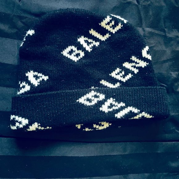 Balenciaga Archtype Allover Logo Beanie Hat in Black and White Camel Hair Wool - Picture 2 of 6